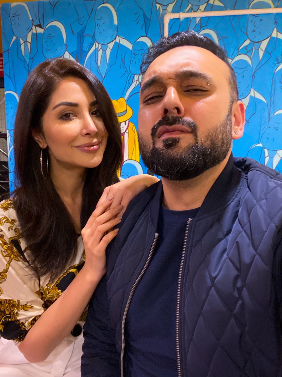 SabeekaImam's tweet photo. Bestieeee with the best burgerssss @YasirJaswal 💙💛 #Jessies https://t.co/vn7r65Ces0