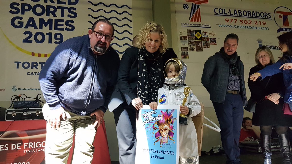 meritxellroige's tweet photo. Carnaval del barri de Ferreries . Cada any més participació, i cada any més nivell!  enhorabona a l'associació de veïns per  l'organització d'aquesta 39 edició!  #Ferreries #Tortosa #carnaval #Carnestoltes https://t.co/YDYGnTuZ8Z