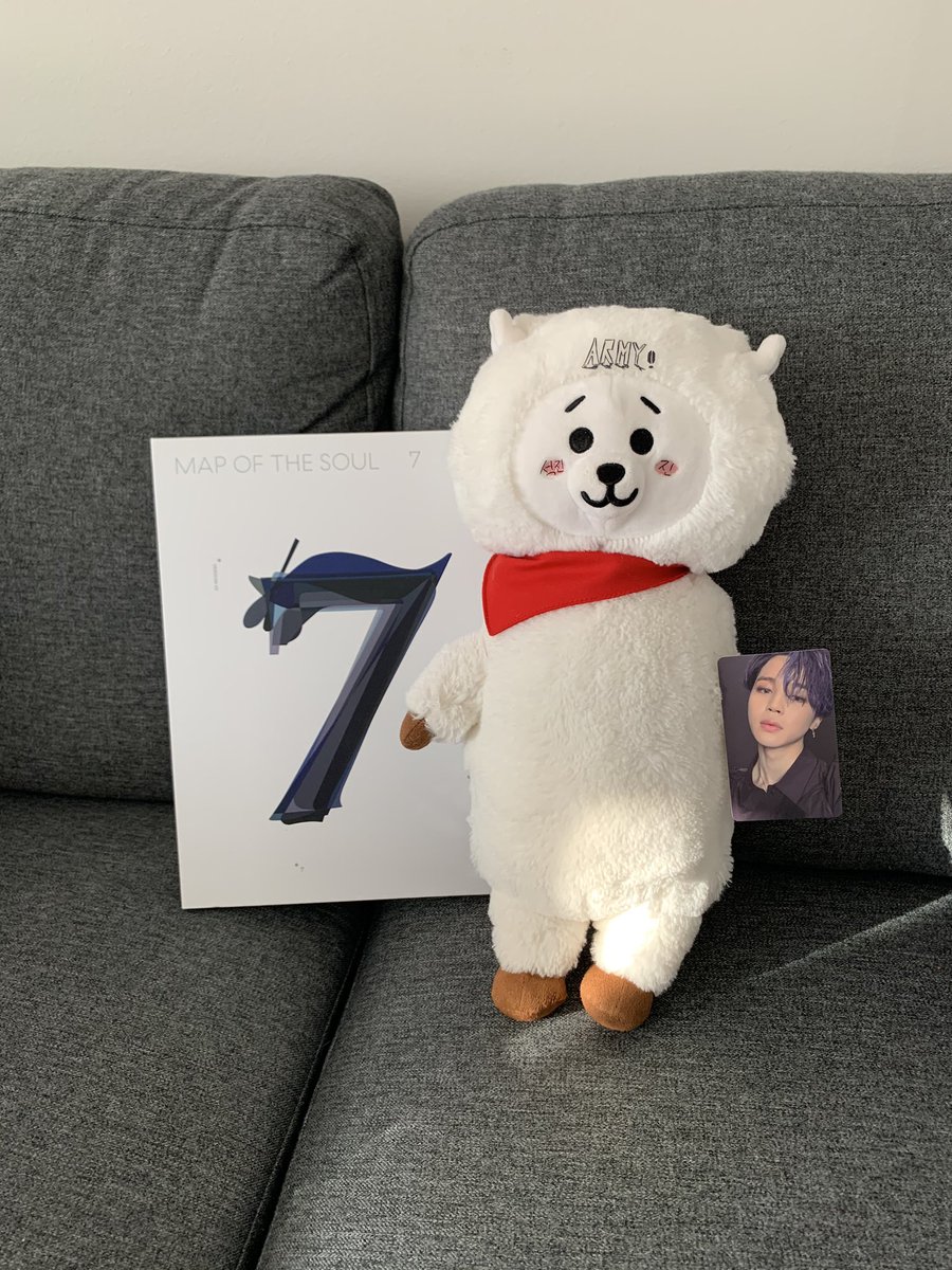 RJsDailyLife's tweet photo. RJ got his copy of  #MAP_OF_THE_SOUL_7 🤩 https://t.co/ko6IoecIzd
