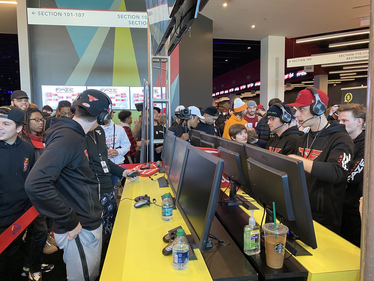 ScufGaming's tweet photo. The 2v2 @FaZeClan matches continue at the #SCUFbooth!
Weβve got @cizzorz & @GwidT taking on Tilt and @Thiefs! #CDL2020 https://t.co/xSbxK343f5