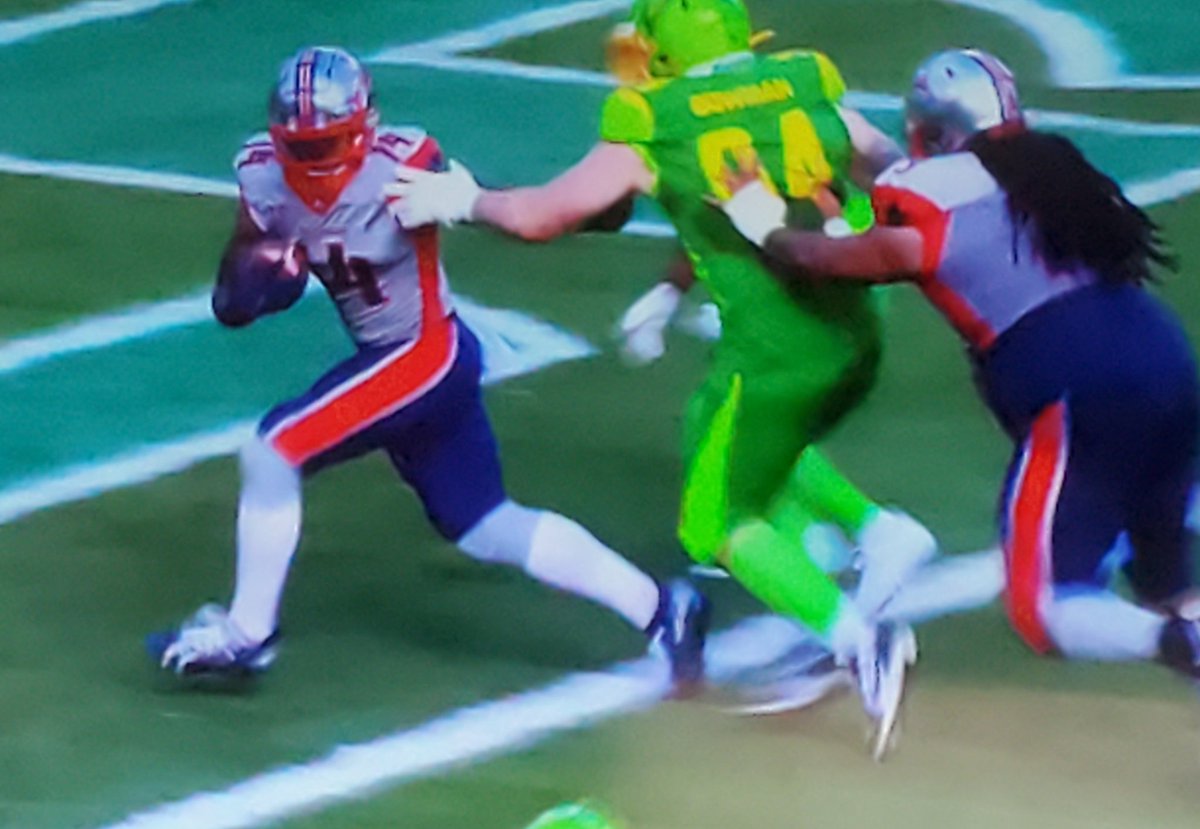 XFL_Statistics's tweet photo. @camphil5 in for his second touchdown of the day.

Cam phillips and PJ Walker makeban argument for the best QB-WR combo in the league

@XFLRoughnecks up 26-18 with 12 minutes left in the 3rd quarter

#XFLfootball #XFLRoughnecks @XFLVipers https://t.co/AHRLznSYOy