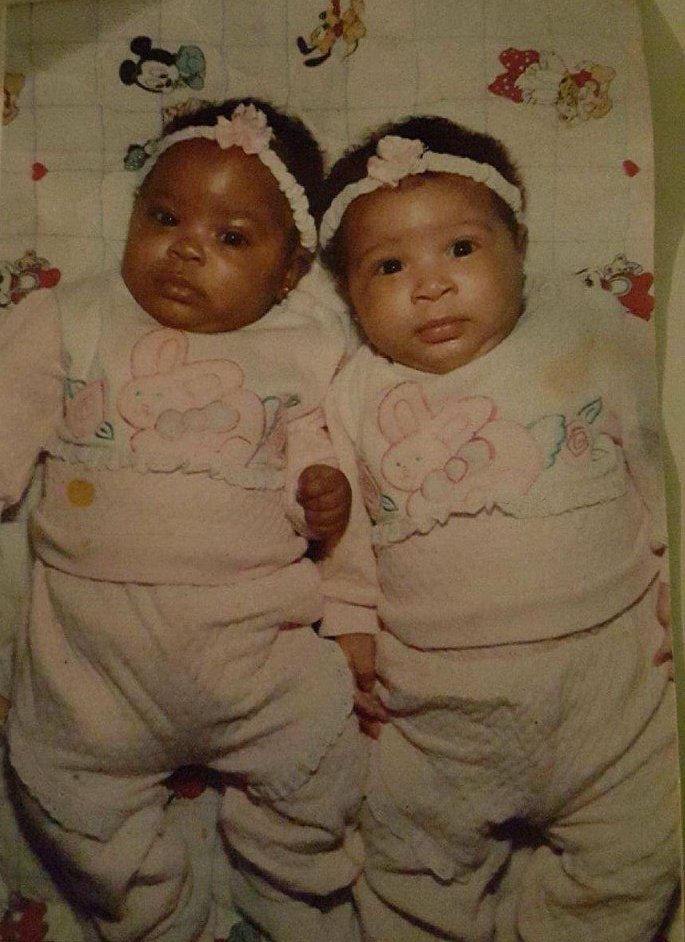 headturnerchi's tweet photo. ππ€£π IF #Amandie HAVE TWINS THEY GONNA LOOK JUST LIKE ME N MY TWIN SISTER BABY CHICHI (im light bright) AND BABY CEECEE ππ€£π€£ππππ―π #fraternaltwins #almostfamily #RenewAlmostFamily #SaveAlmostFamily #SaveAmandie #AmandieFam4Ever @VickiCartagena #ItsVodkaNotWater #CUTUP https://t.co/tW0eKGN1OA