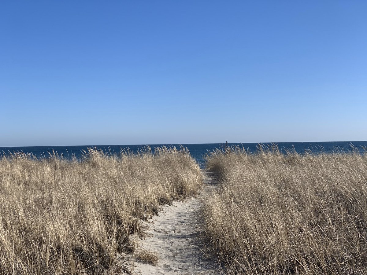 robinmaxcy's tweet photo. 18 mile Boston training run is done! #teambidmc #dadlegacy #bostonmarathon #charityrunner #coastalrunner #keepshowingup @HeartbreakRunCo @bostonmarathon @BIDMChealth @ASICSamerica #narragansett #training #run https://t.co/picSkvzLu3