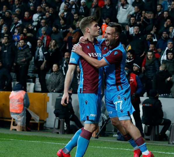 trakula_54's tweet photo. Bizim Sevdamız var,
Bizim Mücadelemiz var,
Bizim Alınterimiz var,
Bizim Emeğimiz var,
Bizim Umudumuz var,
Bizim Hayallerimiz var,

Bizim Trabzonsporumuz var ! https://t.co/1zFswTYliL