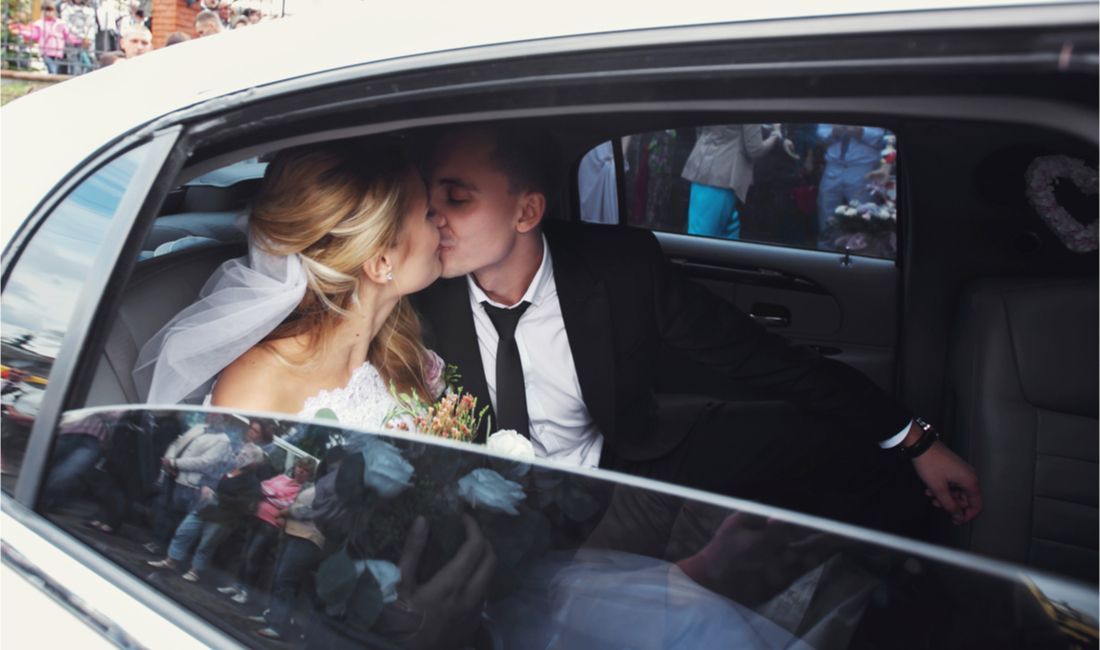 BusRatescom's tweet image. Do you have a wedding in your future? Read our latest blog post for 3 ways to wow your wedding guests! buff.ly/2P4Z25N.