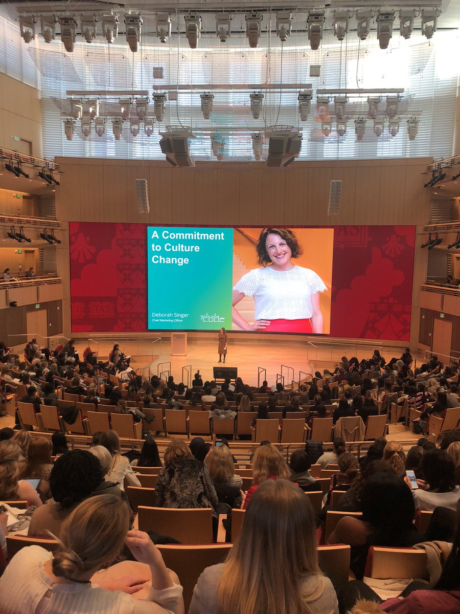 HBSWomen's tweet photo. @deborahjsinger has taken the stage!! @GirlsWhoCode #WSADrivingChange #wsaconference https://t.co/DdCLO6X5Q8