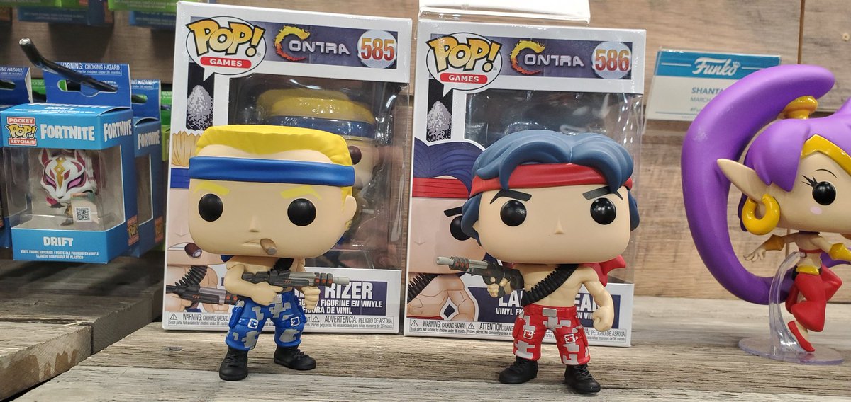 AgentM's tweet photo. Contract pops and a Funko #GoldenGirls game! #ToyFair2020 #AgentMLovesToyFair https://t.co/OePTL5BkZl