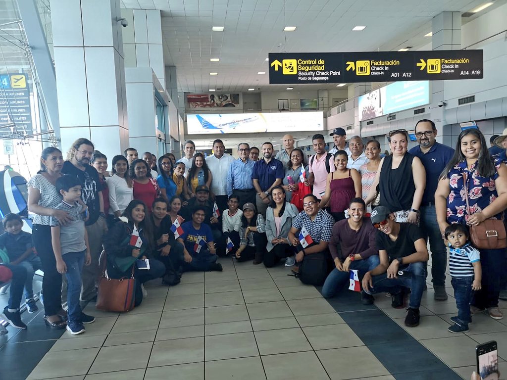 TReporta's tweet photo. Unos 13 egresados de @utppanama estudiarán una maestría especializada en el área Espacial, en el Instituto Gulich, CONAE, de Argentina. La capacitación busca lanzar cuatro nanosatélites panameños al espacio, dos de ellos serán puestos en órbita entre 2022 y 2023. #TReporta https://t.co/i0tDDllemi