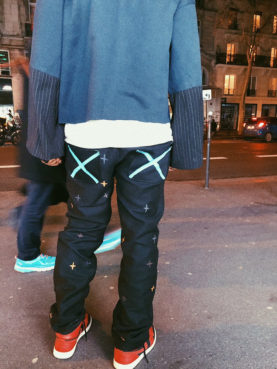 chanceko's tweet photo. tu sais que le drip est sale 🐍⚡️🧨 https://t.co/iobin9ICmx