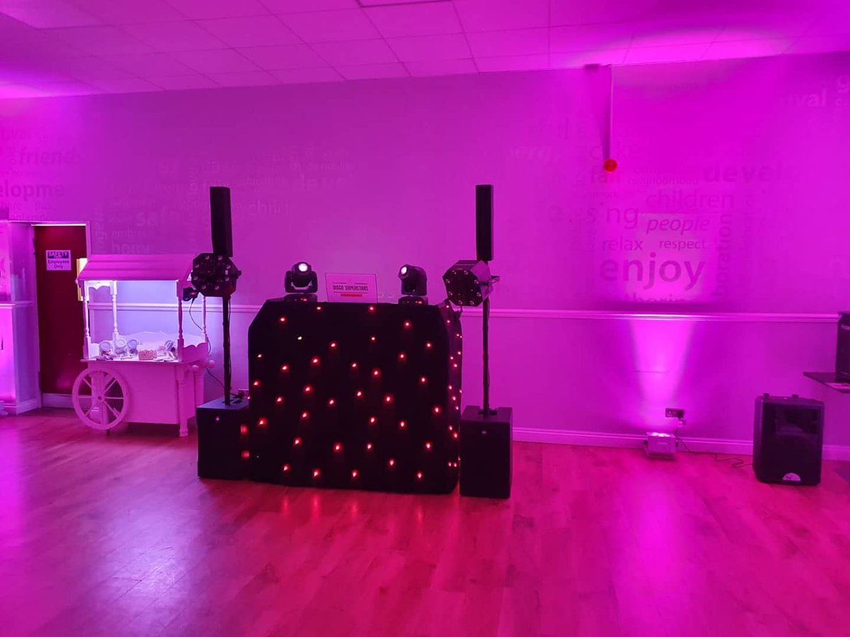 Tonight we are celebrating Mel's 50th birthday :) and because pink is her favourite colour we have set our uplights all pink 😊 happy birthday Mel!