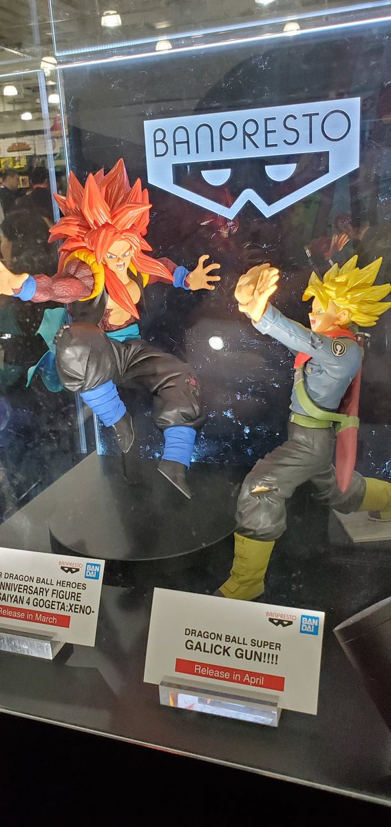 AgentM's tweet photo. I love me some cool Dragon Ball figures. From @BandaiAmerica & Banpresto. #dragonball #ToyFair2020 #AgentMLovesToyFair https://t.co/rXgeQbFM6b