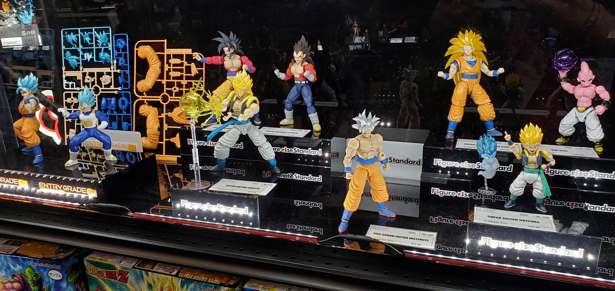 AgentM's tweet photo. That Gogeta! Great Ape Vegeta! A full Ginyu Force, eventually?! So good. #ToyFair2020 #AgentMLovesToyFair #dragonball https://t.co/3OuLe1wpAf