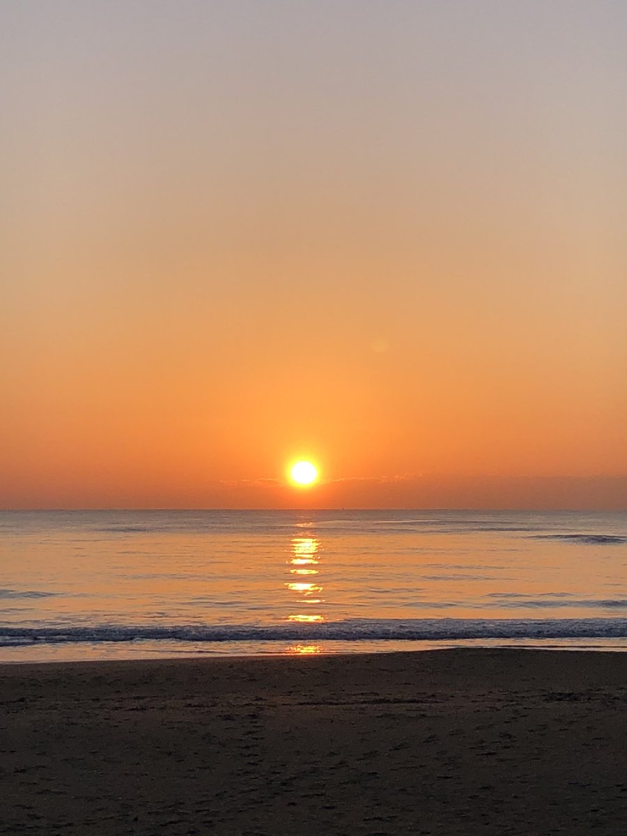 ヨコ 智子さんおはようございます 海沿いをウォーキングしていたらキレイな海と朝日に出会えましたよ 茨城県の日立の海です ウォーキングから帰ったらホットコーヒー淹れます Mmd 813 イマソラ大賞 Jwave