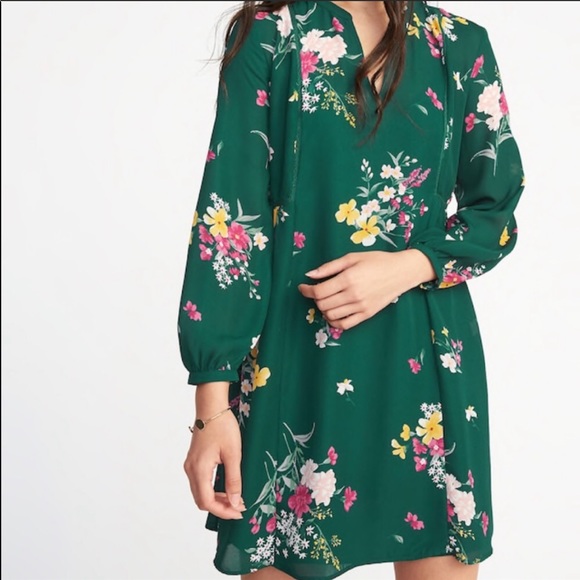 Harleybean23's tweet photo. So good I had to share! Check out all the items I'm loving on @Poshmarkapp from @ashtonpeyton_ #poshmark #fashion #style #shopmycloset #kayjewelers #universalthread #oldnavy: https://t.co/DDdkW05YsM https://t.co/3xlRYPZiR6