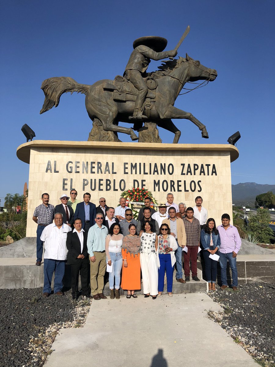 ambrizcervan's tweet photo. En la celebración del Día del Ingeniero Agrónomo del Estado de Morelos, con compañeros y amigos refrendamos el compromiso con el campo de México. https://t.co/Cy8iCGgCHY