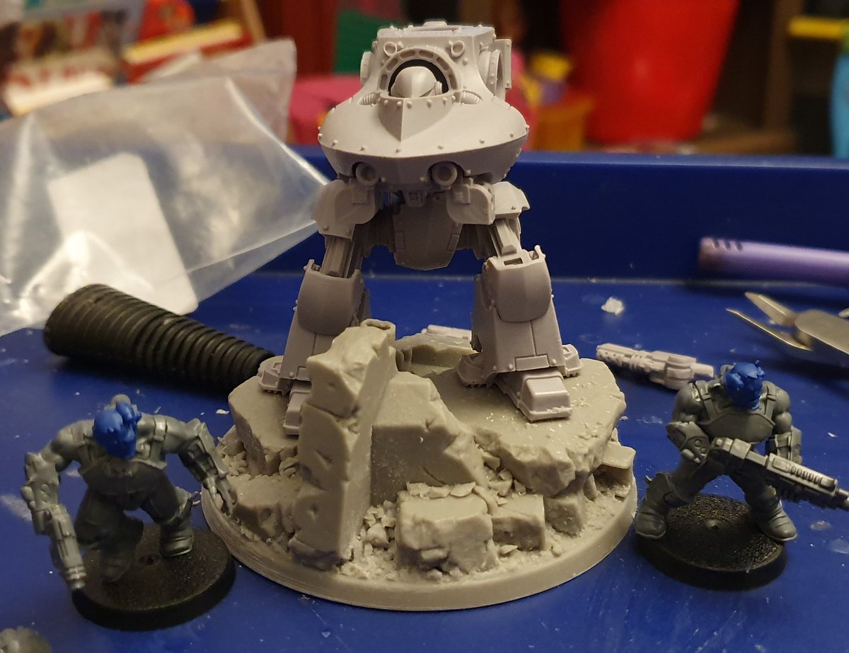 Tatters1717's tweet photo. #Deredeo number two for my #DarkAngels - need to order a plasma cannonade for him and find a shield dome from the new Impulsor as a shield generator.
One step closer to a built army for them. Some Quad Launchers and 3 Nephilum to go.
So basically loads...
#warmongers #40k https://t.co/672g0A7mzu