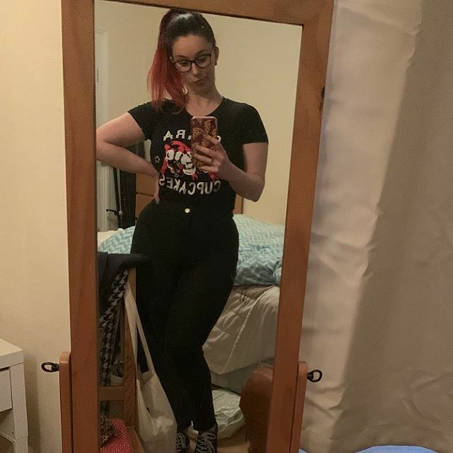 hivaleriesavage's tweet photo. Just over here feeling myself in some JEANS THAT I MADE, NO BIGGIE 🥰 thrilled that I finally have something that fits my butt and my waist (thanks to @thevillagehaberdashery / @charlottesews for the fitting masterclass!) hope you’re all ready for me … https://t.co/iEdjpPW0GF https://t.co/6qAiw97hQY
