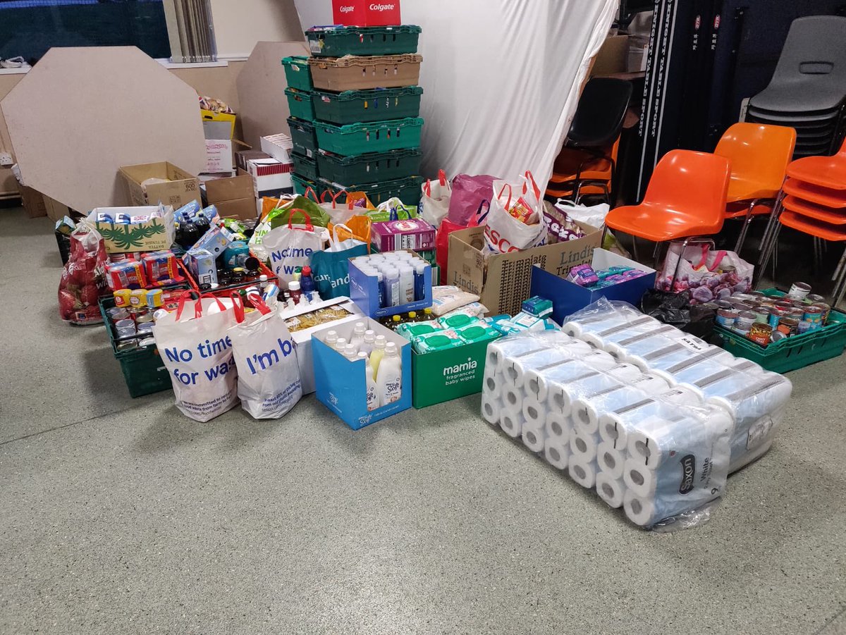 ConnectionsKind's tweet photo. If you have any questions, need any assistance or have any suggestions, please do get in touch.

“For The Community. By The Community.”

#LocalNeeds
#ForTheCommunityByTheCommunity
#HomelessAidUK 

@RegalFoods https://t.co/9uGzUJjBkW