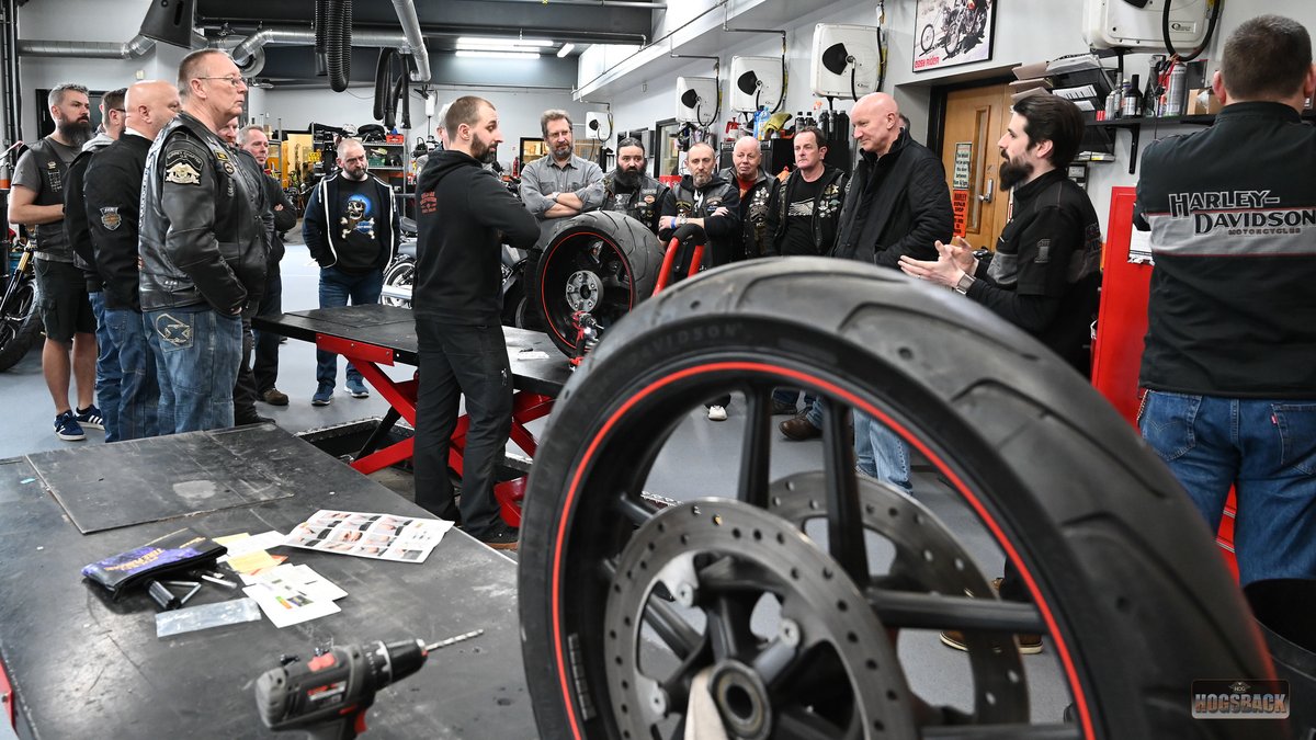 HogsbackPhoto's tweet image. Puncture Day @GuildfordHarley for @hogsbackchapter, @HOGukandireland. Not only did technicians Neil, Simon and Aaron showed how best to temporarily fix a puncture, but the 4 Garage Days they organised over the last weeks raised £130 for our Charities.
hogsbackchapteruk.smugmug.com/2020/Puncture-…