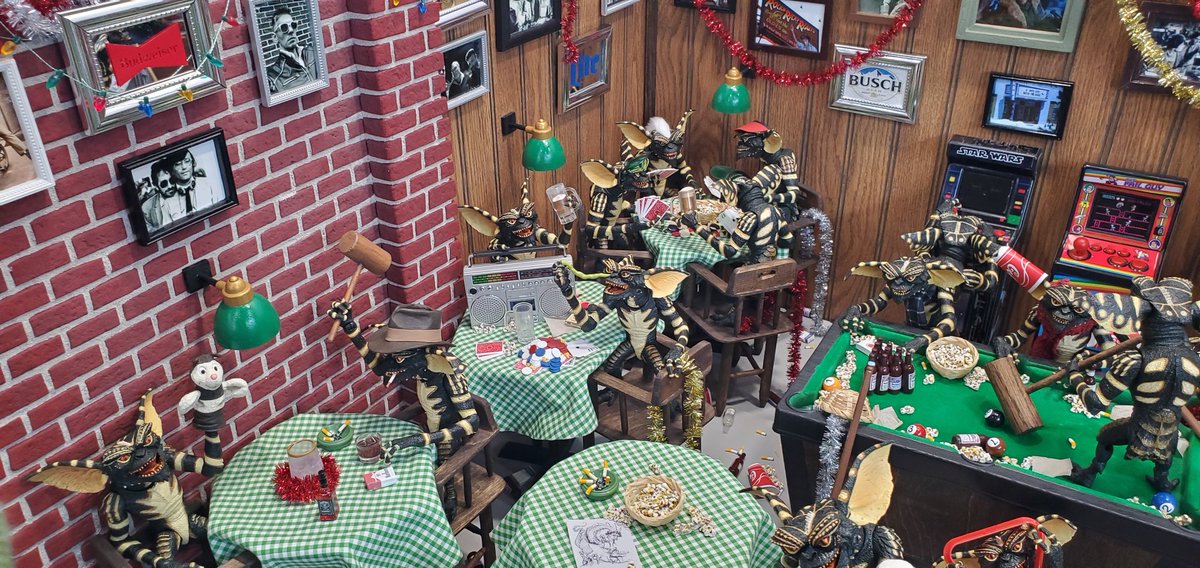 AgentM's tweet photo. The Gremlins diorama from @NECA_TOYS! 🤩 #ToyFair2020 #AgentMLovesToyFair https://t.co/gVVYhBCb5d