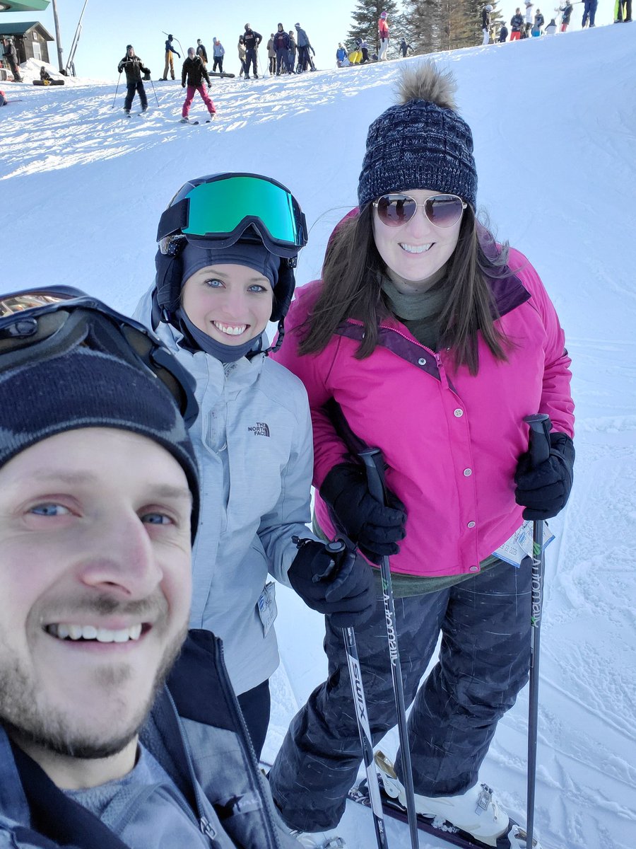 Beautiful sunshine on the slopes!!! Trinity students are enjoying the great evening of skiing. <a href="/7SpringsPA/">Seven Springs</a>