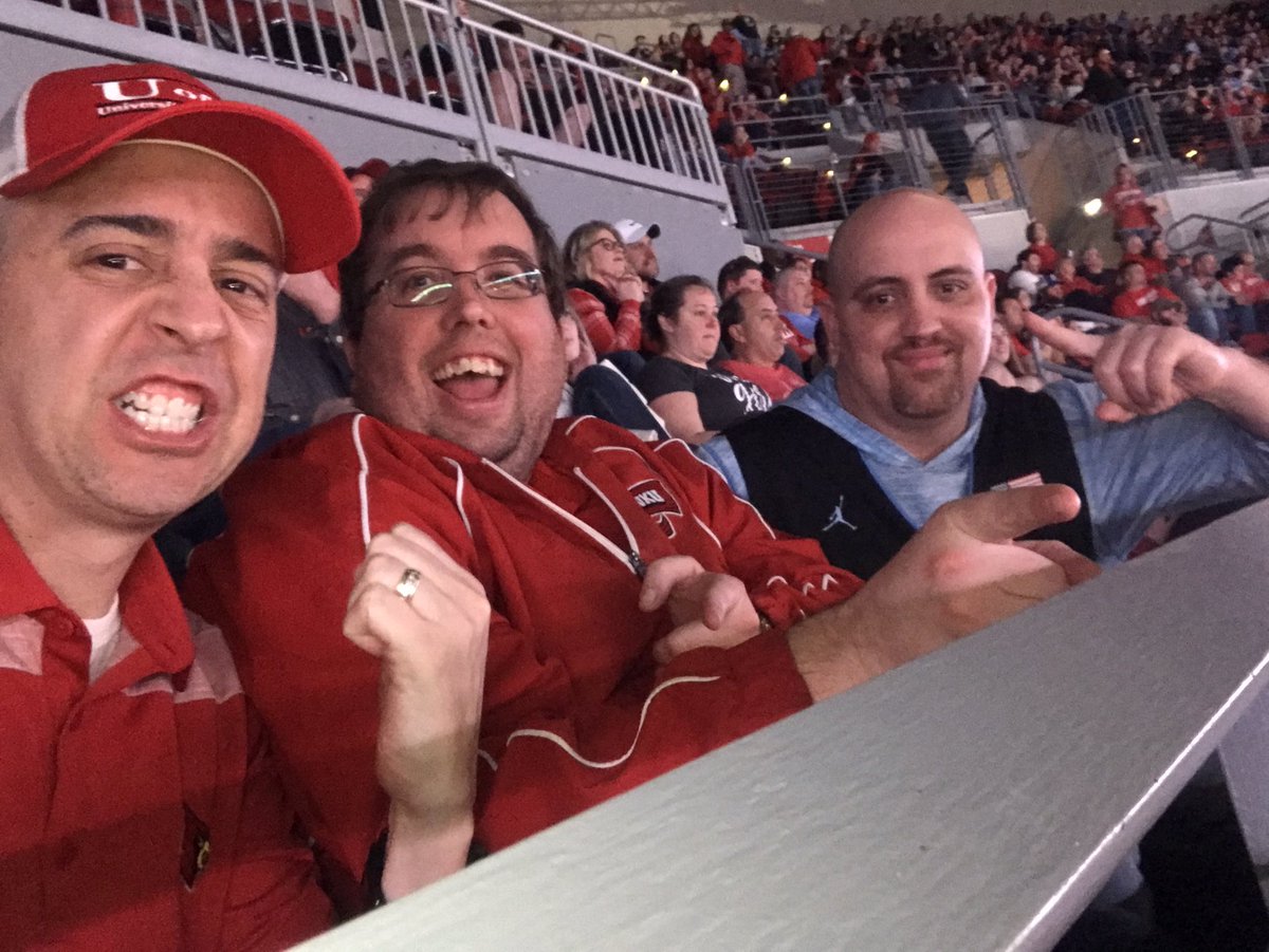 UncleLK1's tweet photo. @TheSBFFC Oh my goodness the Doc is in the house! #LouisvilleCardinals #SBFFC https://t.co/yzr6Gqyss8