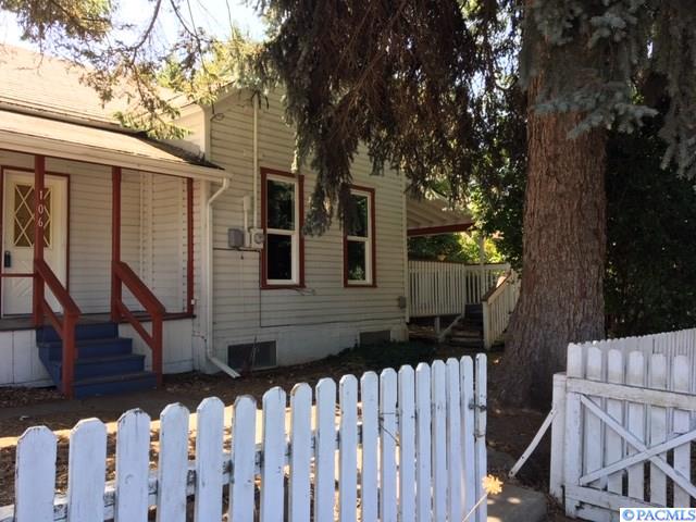 REMAX_Pullman's tweet photo. We are looking for a buyer on 106 N B #Albion #WA  #realestate https://t.co/3ZZDXEx0Dw https://t.co/n3uBrsC0DZ