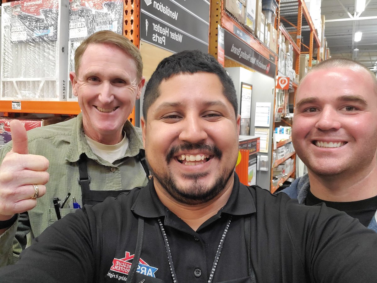 EsparzaSebi's tweet photo. Brodie in the house! #HD6570 @ShaneRives @guest_charles https://t.co/euAEbCsUDb