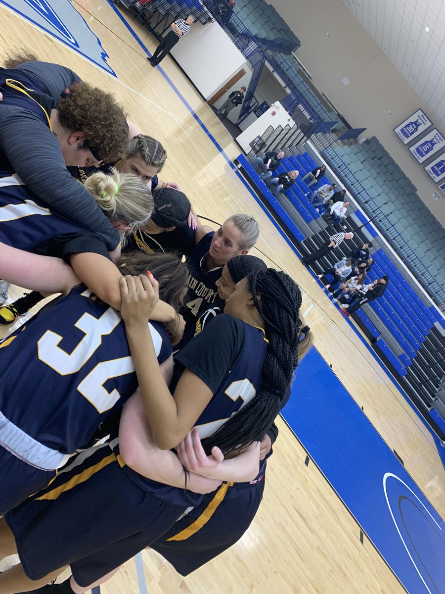 coachvgranito's tweet photo. Beyond proud of our Lady Commodores today. We lost a heartbreaker in the final seconds 57-56 in the Regional Semifinals. I love working with these young women. #proudCoach @lorainccc @LCCCAthletics @OCCACSports https://t.co/6z8lx2HKRY