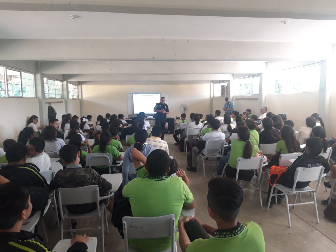 SSPCMexico's tweet photo. Porque #TuSeguridadNuestraMisión. En las escuelas de #SanLuisPotosí implementamos talleres en materia de seguridad en redes sociales y ciberdelitos. https://t.co/l0DQEzJwQs