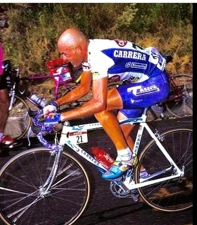 Desktop Peloton Design on Twitter: "Marco Pantani 'Il Pirata' - Carrera Jeans Tassoni - Tour de France 1995. . . . . . . . . . . #ilpirata #tourdefrance #letour #