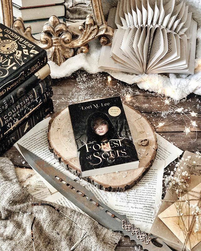 Kris10MFAF's tweet photo. Happy mid weekend. Anyone else’s day FLYING by?
.
What are you #currentlyreading ? I am 3/4ths into Grim Lovelies and enjoying it!! I read #forestofsouls and really enjoyed it!! Thank you @pagestreetkids for this copy! I love the cover so much.
.
#pagestreetkids #lorilee https://t.co/oEuPI70c84