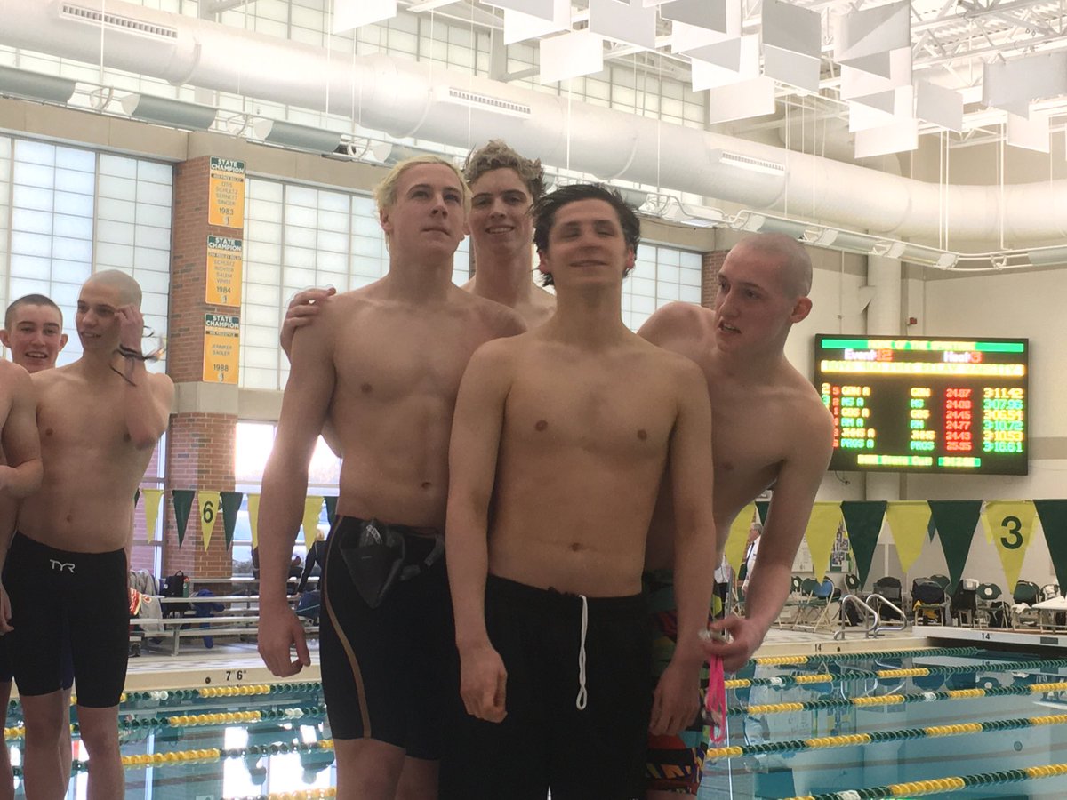 400 Relay new school record and state qualifying time of 3:07.96. Congratulations!