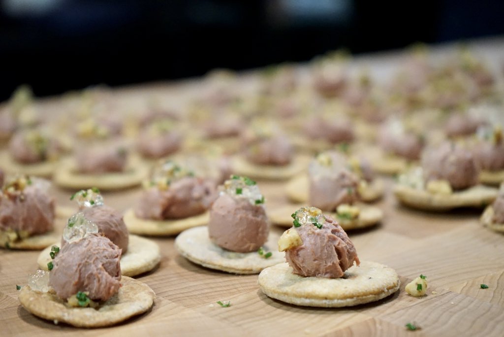 SeattleMaven's tweet photo. Chilling out at the @VisitCentralOR experience working @seattlewinefood. Makes me long for getting down to check out their neck of the woods!
Also, Samara’s duck pate and @whiteswanpublichouse’s pickled beet deviled eggs are amazing! #swfe2020 @Seattlemag https://t.co/9lCQoJzPwH