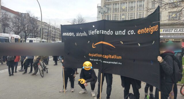 BlackPondAntifa's tweet image. Wer reinguckt wird enteignet. #b2202 #BerlinVsAmazon