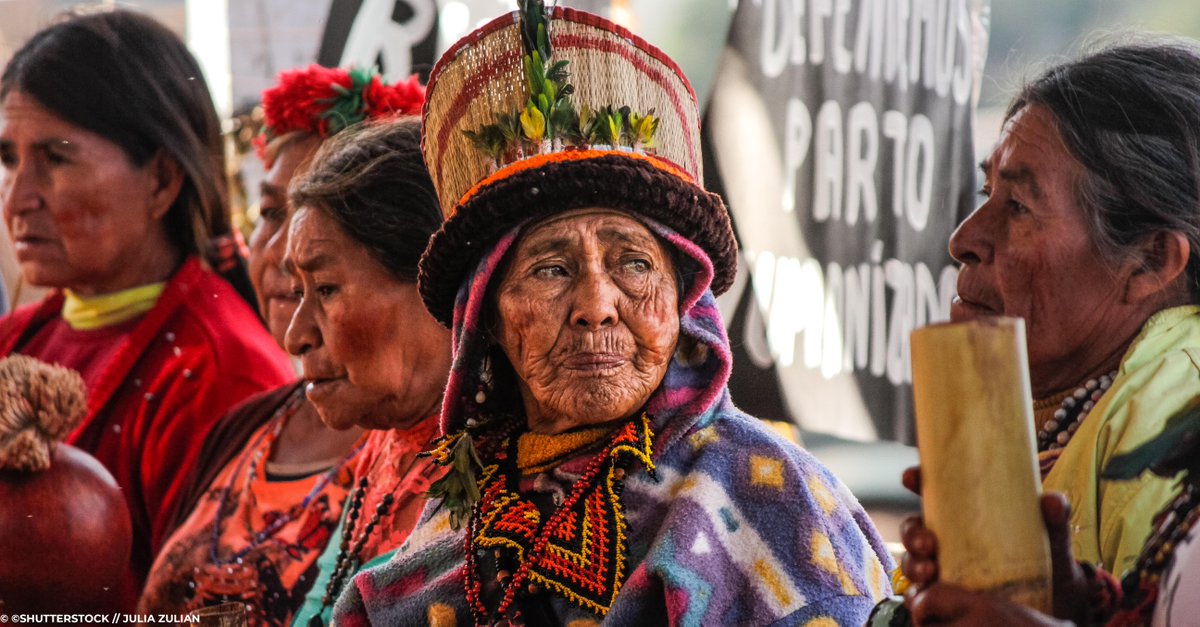 El idioma nace en el ❤️.
Lleva la historia de una cultura, los sentimientos más profundos y los recuerdos más entrañables.

Muchas #LenguasIndígenas están muy cerca de no volver a ser habladas ni escuchadas nunca más. 

¡Salvemos juntos este patrimonio!