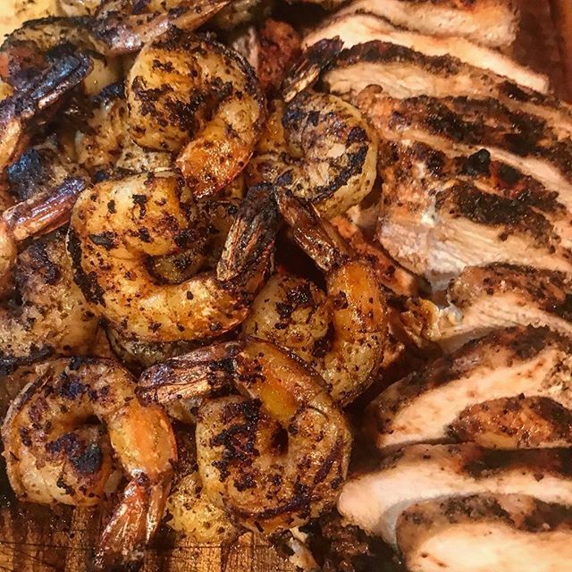 Oh boy... we've been thinking about the shrimp and chicken tacos @topdawggrillers made using their Kick Ash Basket all week!

Keep the food pics coming! 🤤 ift.tt/2V9YZK5