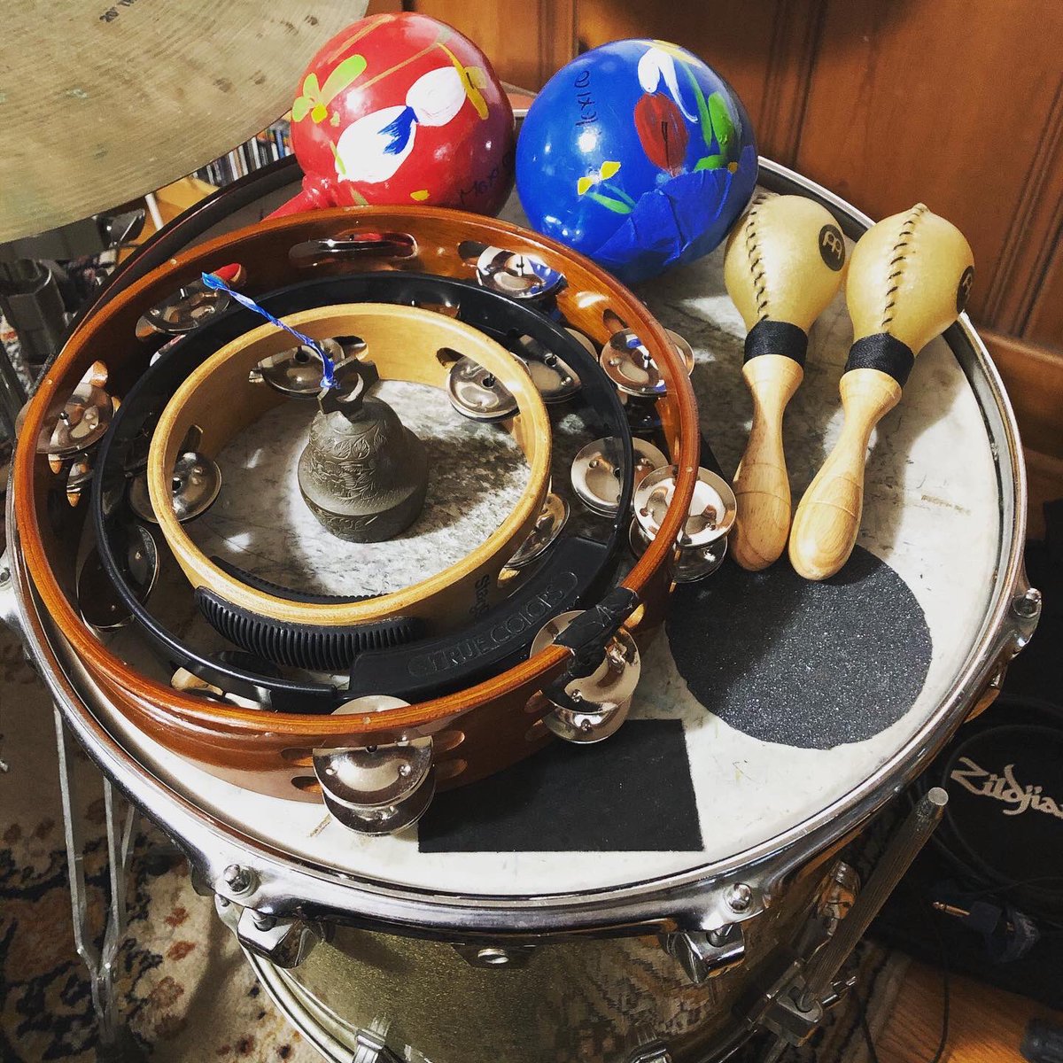 TheLeesOfMemory's tweet photo. Current studio vibes β‘οΈγ°οΈγ°οΈγ°οΈ #PSR48 #PercWorld #OceanWave #NewJamz #MoonShot #FullDIY #JohnDavisbrandMusic #HighBiasACassetteBasedOperationTM π https://t.co/FQYcEWoce3