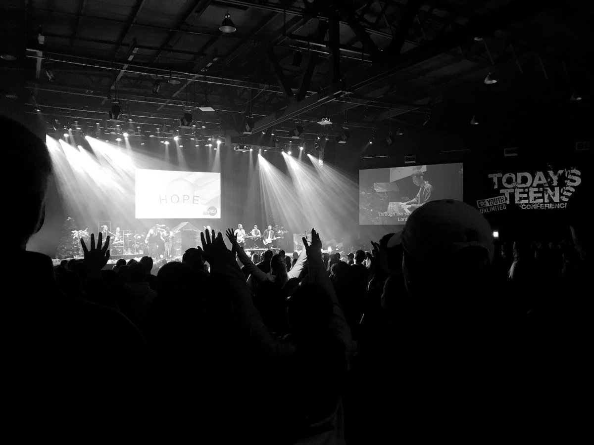 TodaysTeens's tweet photo. Nothing better than praising the name of Jesus.  And in his name, there is hope!  #todaysteens20 https://t.co/XA4SrUovID