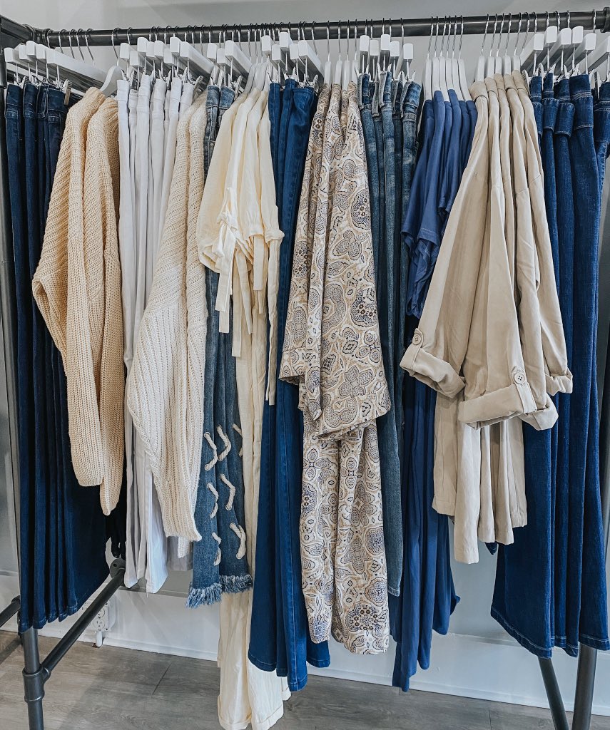ShopTooTempted's tweet image. The forecast is nearing 60° these next few days... time to spruce up your wardrobe with some of our amazing Spring transitional pieces 💕🌸 #shoptootempted