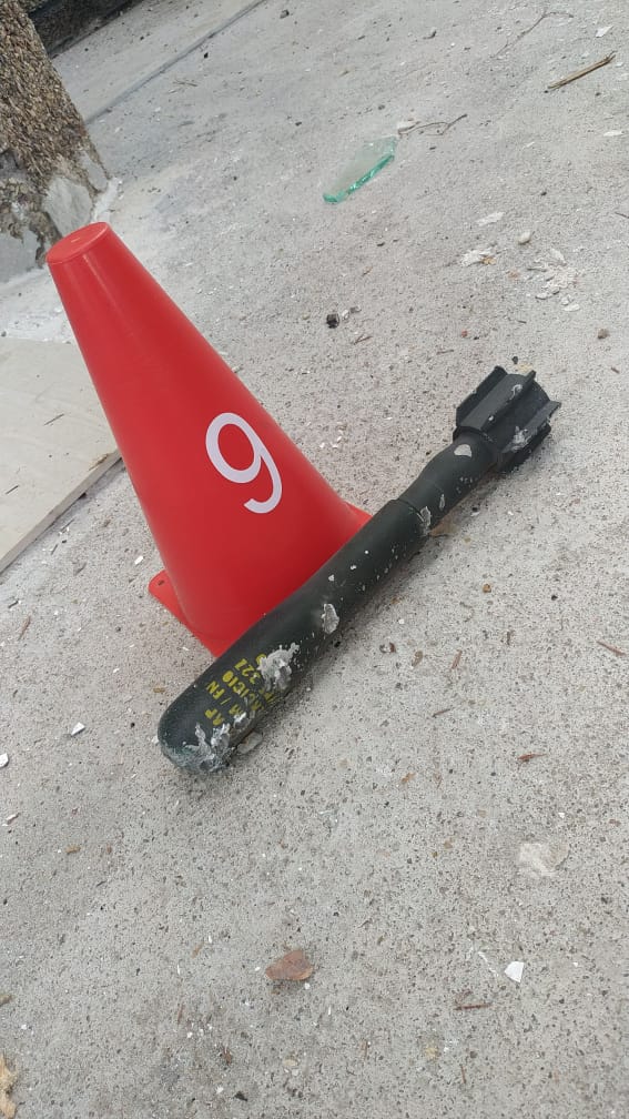 TerryReporta's tweet photo. 📣 #EdoBolivar funcionarios del CICPC eje Homicidios, se enfrentaron a un aproximado de 7 sujetos desconocidos quienes portaban armas largas, cortas y arrojaron artefactos explosivos (Granadas) y dos (02) Morteros, logrando herir a tres Detenidos y daños materiales. https://t.co/iapgC0A98e
