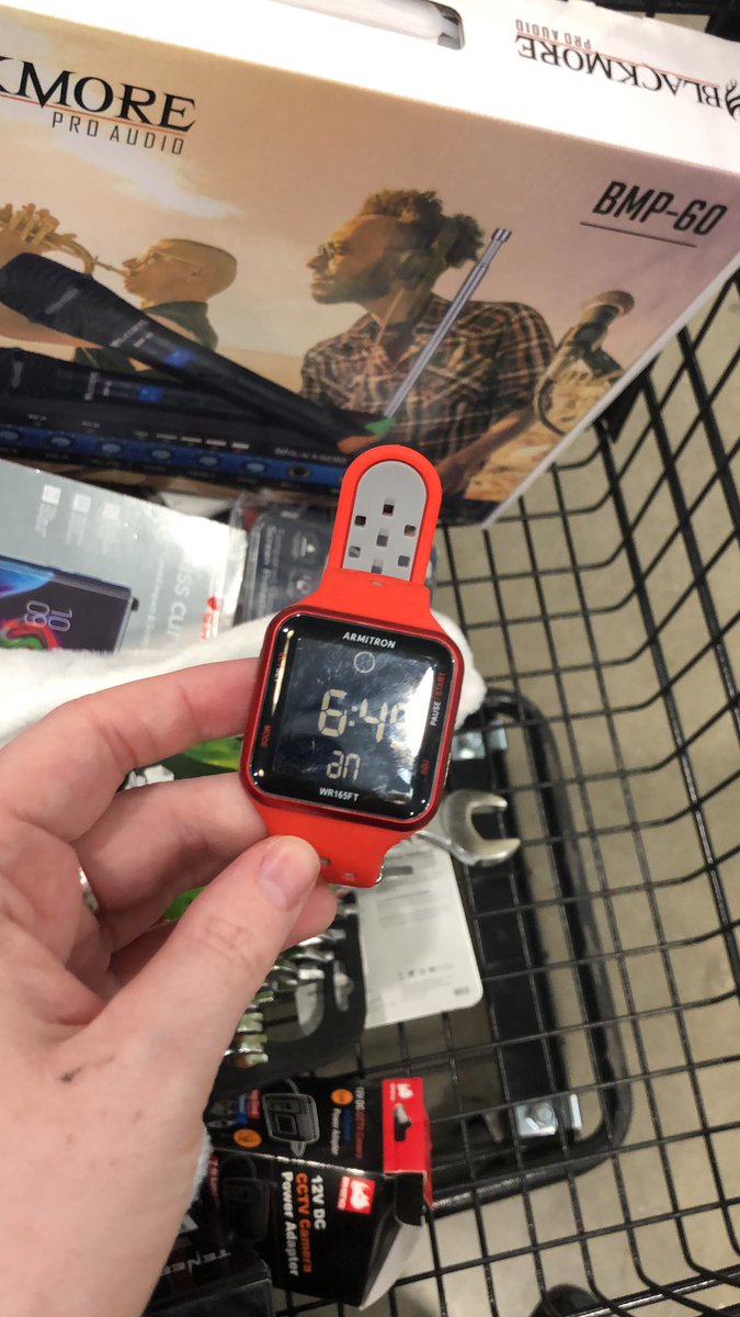 Thought this was a lost Apple Watch at first. So glad that it isn’t, lol 😆