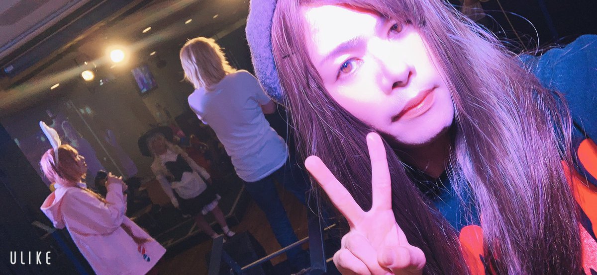 djnagai's tweet image. スパスコお疲れ様でしたー！
いやーめちゃんこ楽しかったぞ！🤗
レアなゲームミュージックDJもとても楽しくできました！PSone＋グルーヴ地獄Vを使ったラウンジタイムでのPLAYも楽しかった♪大阪楽しい最高また行くぞー！
#スパスコ
#DJブースの自撮りは盛れる