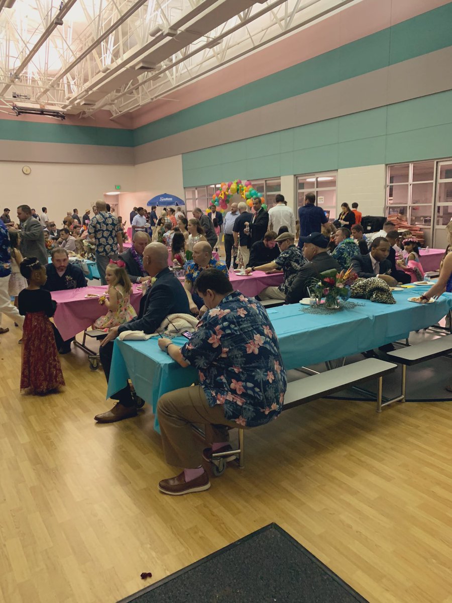 msestrada108's tweet photo. Father/ Daughter Dance was so cute! Our PTA always goes above and beyond. #GoOKEKoalas https://t.co/0gCvgNPsX4