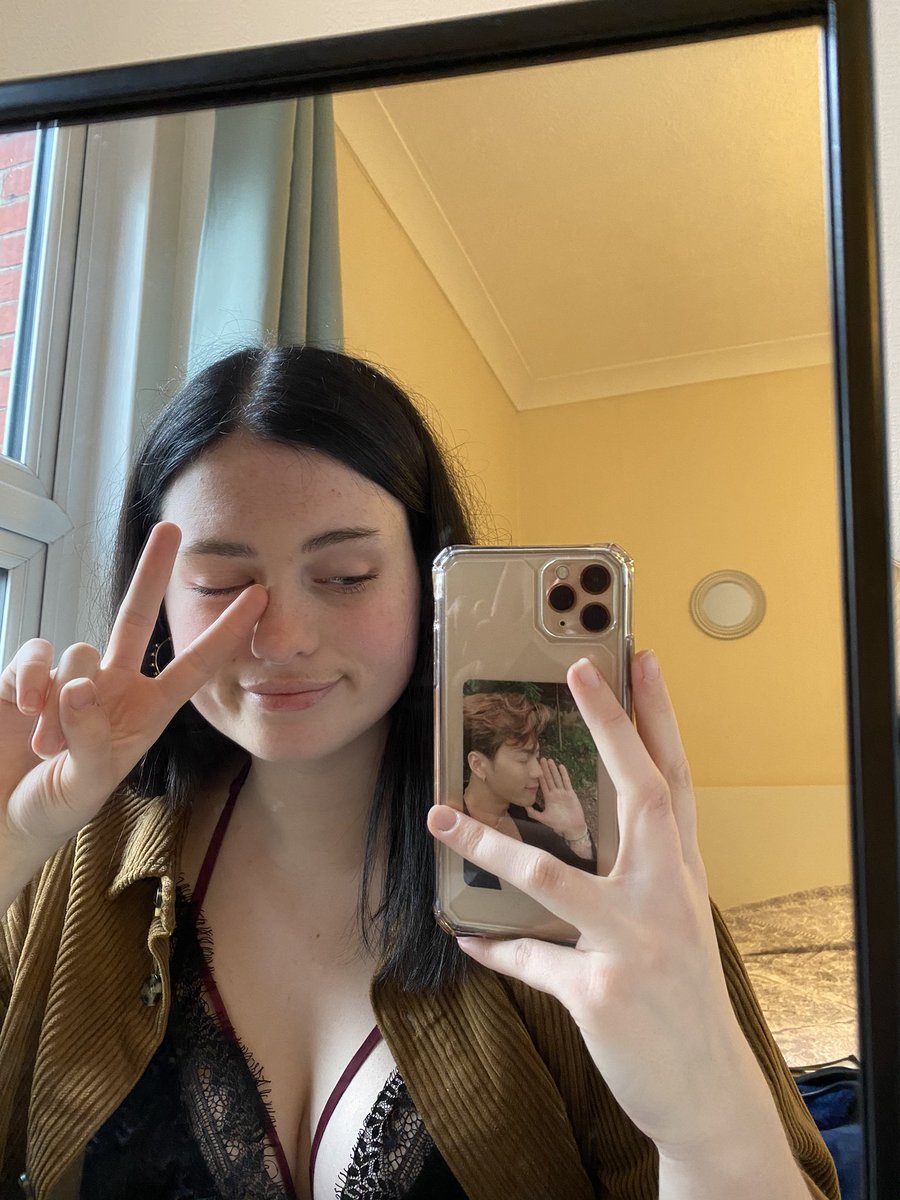 ┊͙day 53┊͙ my baby seunie in my phonecase !!!! u came to see the 1975 with me and u were with me when i finally hit my point of pure happiness im so happy seunie thank you for helping me i love you i couldn’t do this without you 