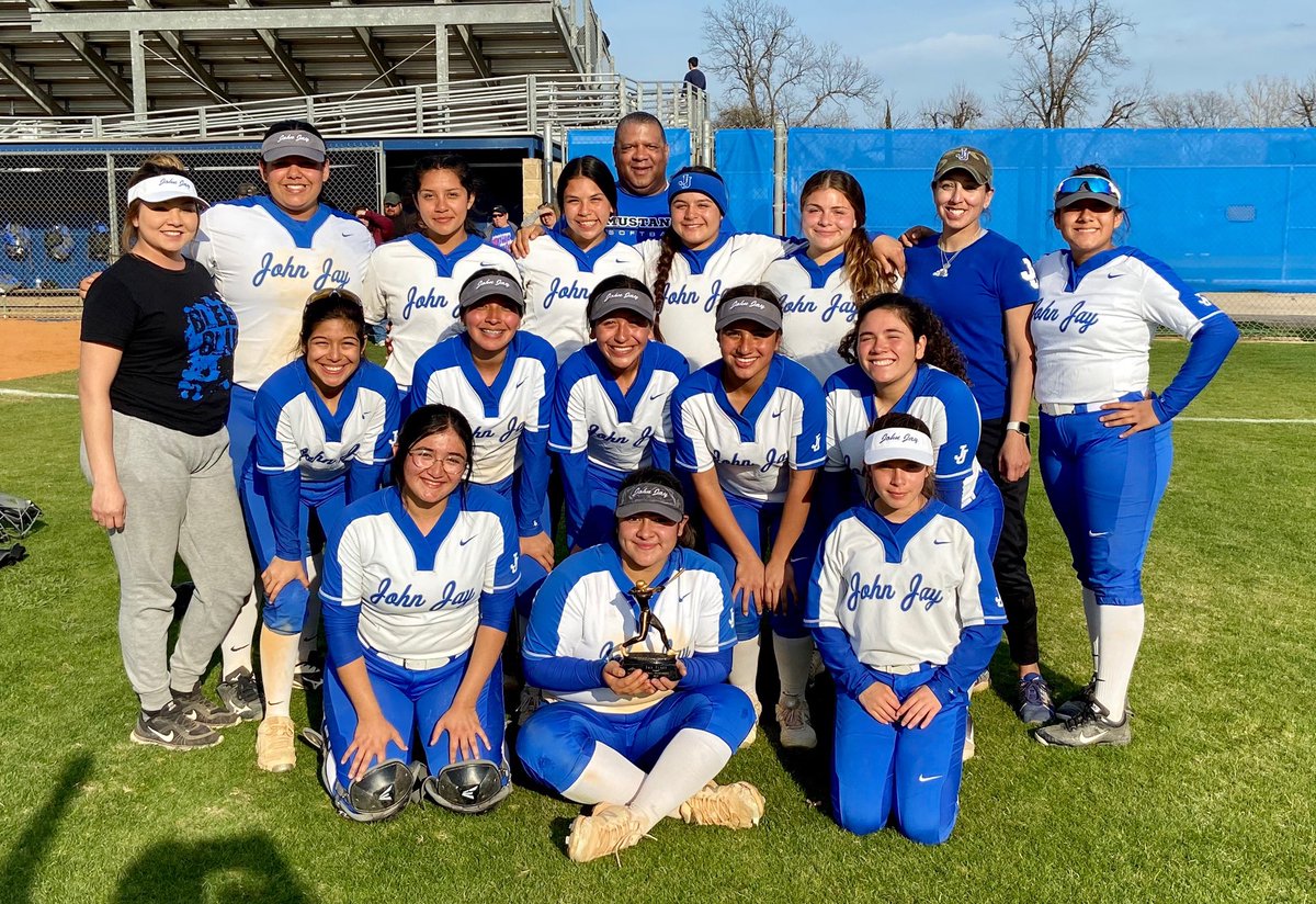 JJMustangSB's tweet photo. Finishing out the weekend with 3rd place, going 5-1. A complete team effort lead by great pitching from J. Alvarado and B. Rosas. #bringit #squirrelcrew @JJHS_JOURNALISM @NISDJaySEA @NISDJay https://t.co/MXnB9ME2LN