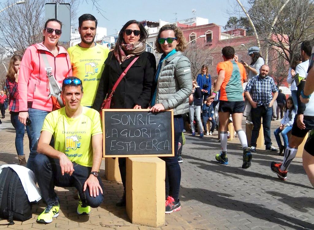 JaviRun42k's tweet photo. En 2016 no pudimos correr por lesión y estuvimos animando a los corredor@s en @MaratonSevilla. El maratón siempre te da otra oportunidad y mañana toca quitarse esa espina 💪...
#kmsXalimentos #run4fun #ComandoValencia #LaPizarraDeNai https://t.co/0gJtx57OCk