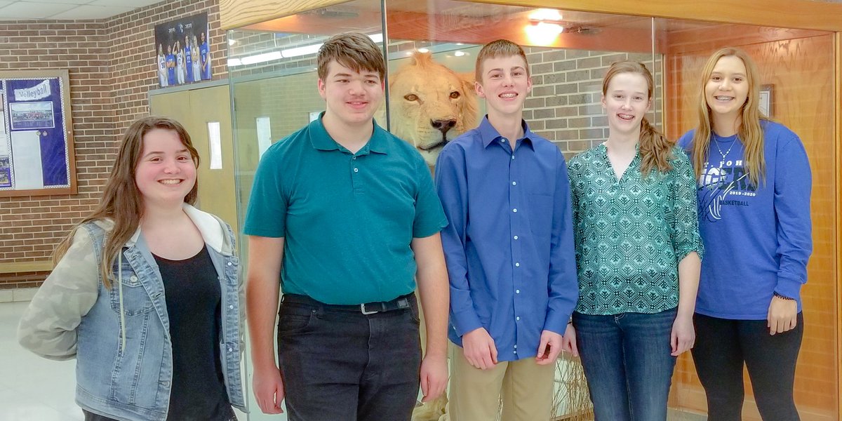 JMacRockinRoom's tweet photo. 🎭 First tourney for 3 of these Forensics peeps. IDA of Jon &amp; Mackenzie qualified for State Festival, at their 1st tourney! So proud of my squad! 🎭 #sjtigerpride #SJyearbook #firsttournament #smallbutmighty #ksspeech https://t.co/ElQ6ufj6BR