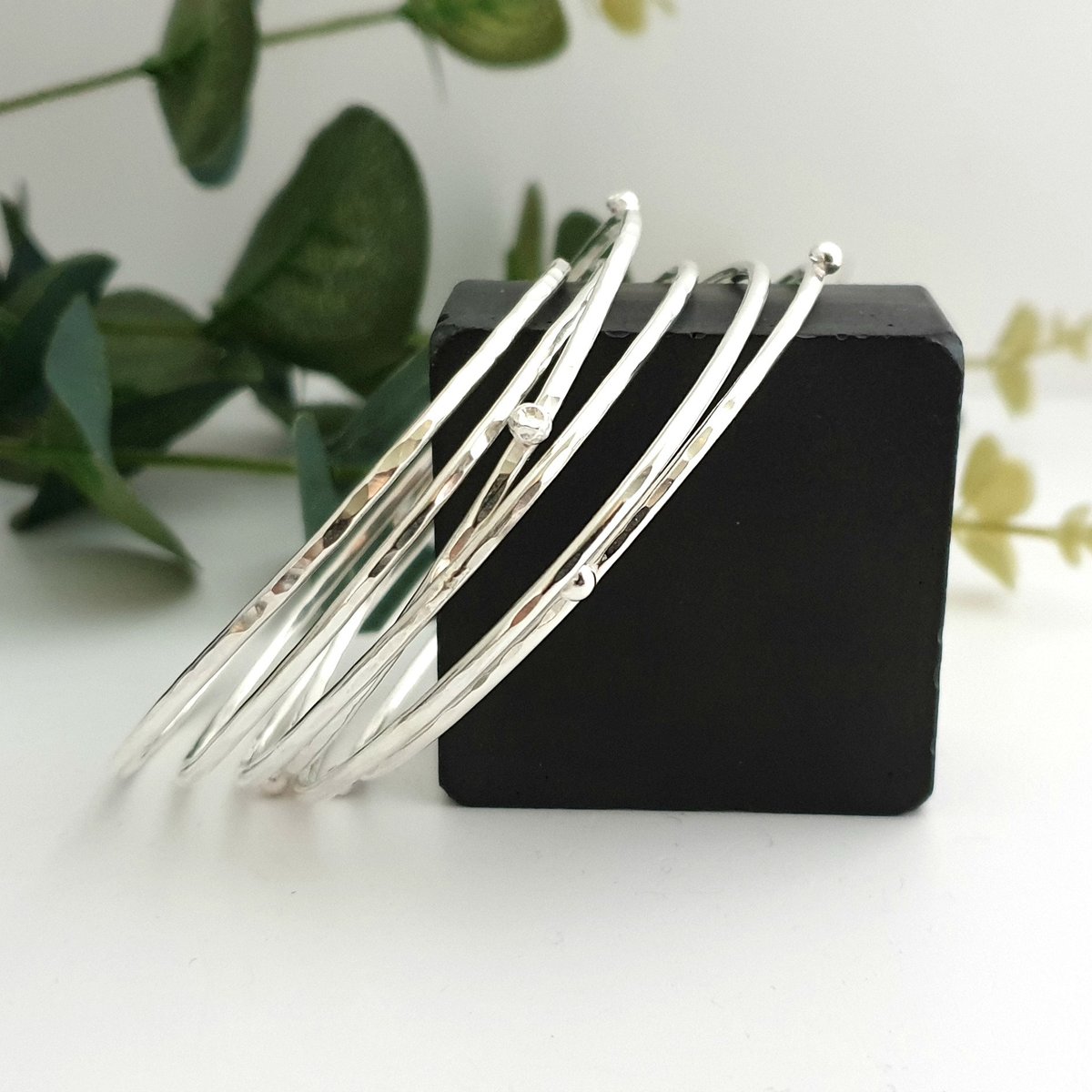 MaisyPlum2's tweet photo. Sterling Silver Bangles - Bangle Set - Stacking Bangles https://t.co/TXsFSFQi3N #EtsyUK #Eshopuk #etsyselleruk #87RT #OlineshopRT #SolidSilverBangle https://t.co/Lo2IdGyi8J