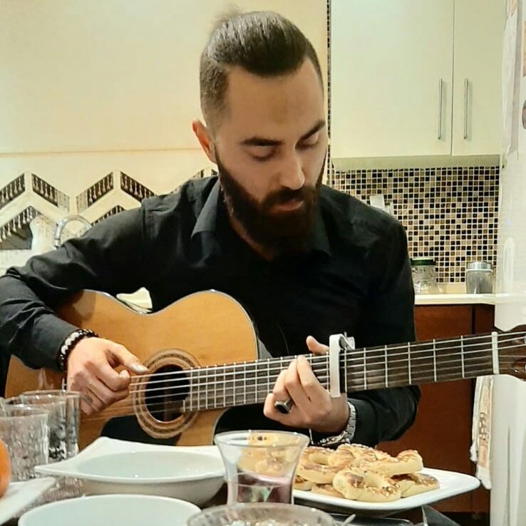 Mekan fark etmez müzik varsa varım...